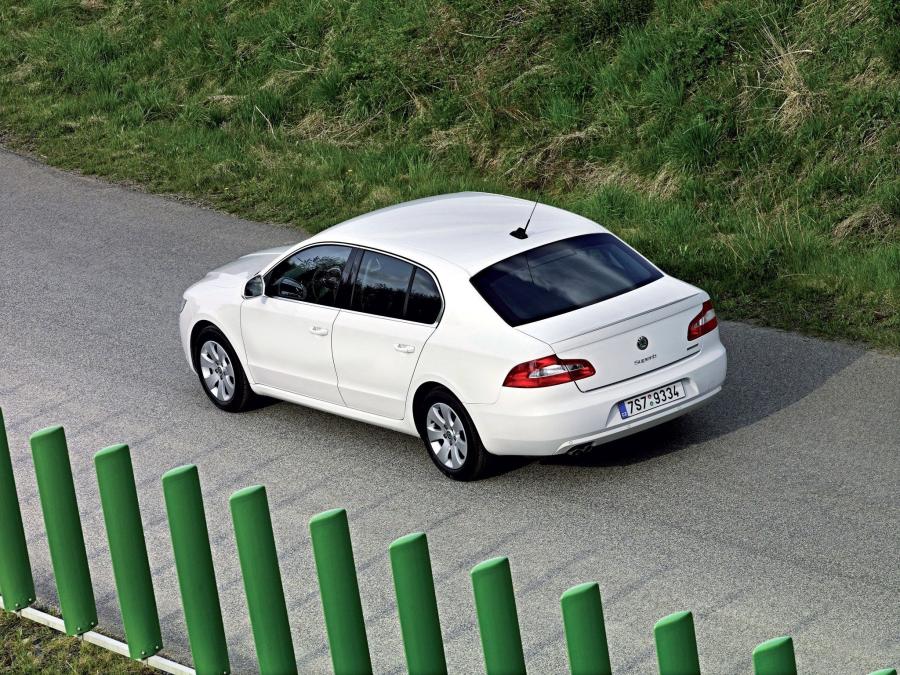  Skoda Superb GreenLine 2008 года  (фото 11 из 30)